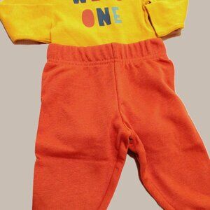 Baby unisex long sleeve onsie and sweatpant set